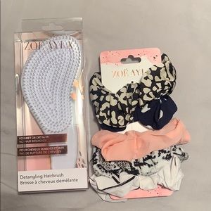 Zoë Ayla Detangling Hair Brush and Scrunchies